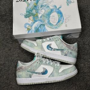 Nik e SB Dunk Low Year Of The Dragon Steam Puppet