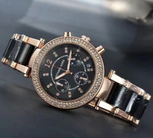 Mic Kor Parker Premium Quality Watch With LIVE VIDEO CALL FACILITY