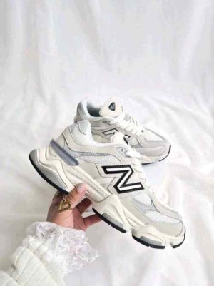 New Balancee 9060 Sea Salt Raincloud Black