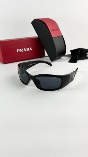 Prada_black_57015