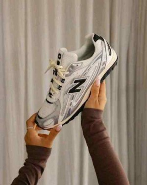 New Balancee 204L Silver Black Metallic