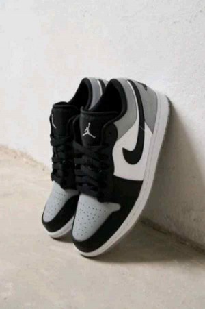 Nikee Air jordan 1 low shadow toe