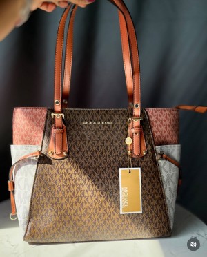 Michael_kors_voyager jet set print tote bag with dust bag 5131