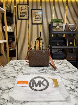 Michael_Kors Cynthia Signature Logo Satchel Bag With Dust Bag (Brown)