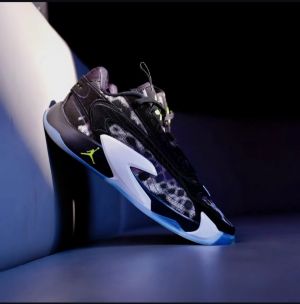 NIK.E JORDAN 2 LUKA BLACK VOLT GS