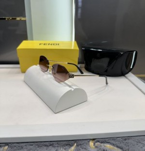 Luxury Trending Fendi_Sunglass With Original Box