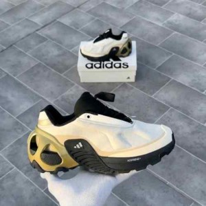 Adidass Wonder Runner Beige Black