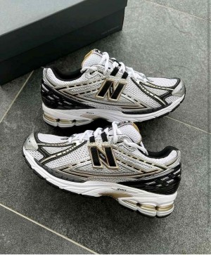 New Balancee 1906R Metallic Gold