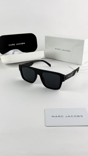 Marc Jacobs black 1004