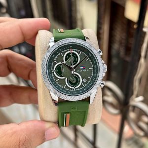 Tommy_Hilfiger_Decker