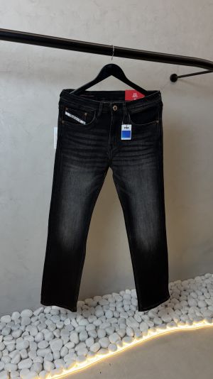 Diese_l Premium Straight Fit Black Denim 1090