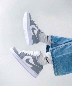 nikee Jordan Retro 1 Low WOLF GREY for her