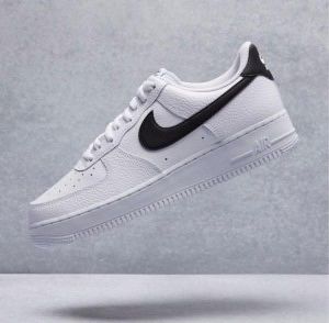 airforcee 1 low white black swoosh 439