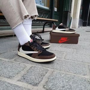 NIK AIR jordan retro 1 low Travis Scott x dark mocha