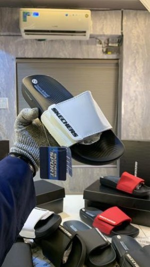 Skechers_Hyper_Burst_Soft_Premium_Flip_Flop