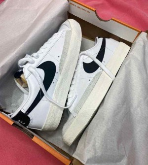 nikee Blazer 77 Low Vintage White-black
