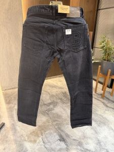 Burberr y Black Denim Straight Fit