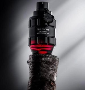 VIKTOR & ROLF SPICEBOMB INFRARED EDT 90ML (700)