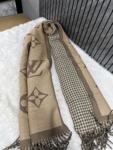Louis_Vuitton_LV12_Woollen_Scarf_With_Plain_Ziplock_Bag