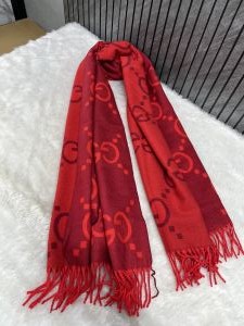 Gucci_GG28_Woollen_Scarf_With_Plain_Ziplock_Bag