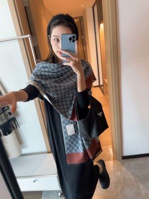 Gucci_GG25_Woollen_Scarf_With_Plain_Ziplock_Bag