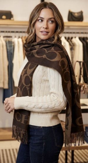 Coach_CC16_Woollen_Scarf_With_Plain_Ziplock_Bag
