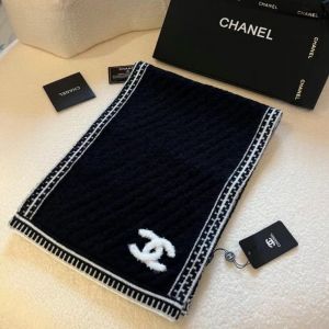 Chanel_CC5_Woollen_Muffler_With_Plain_Ziplock_Bag