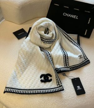 Chanel_CC4_Woollen_Muffler_With_Plain_Ziplock_Bag