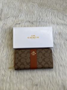 Coach_137_Long_Zippy_Wallet_With_OriginalBox_DustCover