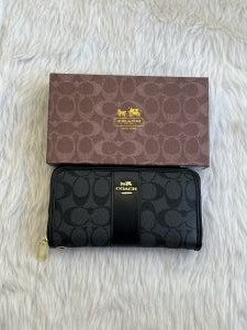 Coach_127-Blk_Long_Zippy_Wallet_With_OriginalBox