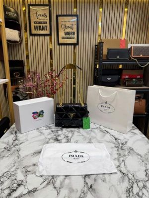 Prad_a Quilted Spectrum Shoulder Bag With Box And Dust Bag Including Carry Bag (9861-1 Black)