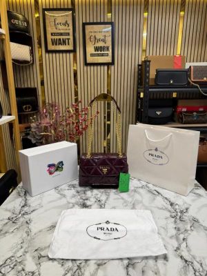 Prad_a Quilted Spectrum Shoulder Bag With Box And Dust Bag Including Carry Bag (9861-1 Maroon)