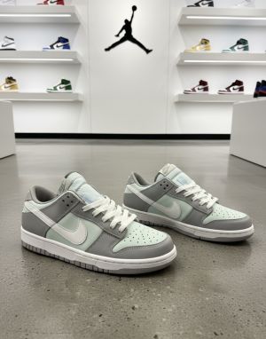 Nike-SB-Dunk-Low-GS-Two-Toned-Grey-Pure-Platinum-White