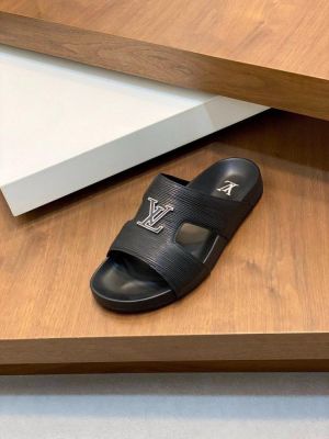 LOUIS VUITTO.N Citybreak mule in black epi calf leather