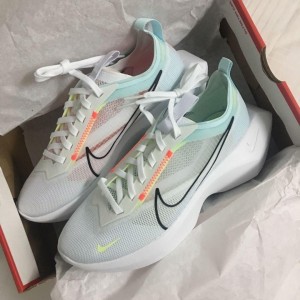 Nike-Air-Zoom-Vista-lite-for-womens