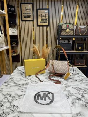 Michael_Kors Jet Set Charm Shoulder Bag With Box And Dust Bag (100809-Beige)