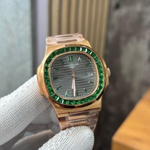 Patek Philippe Nautilus 5700 112 Ruby RG Green