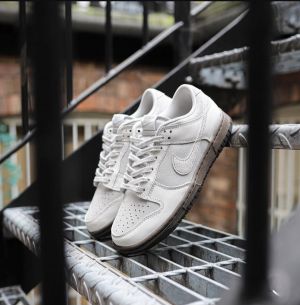 NIK.E SB DUNK IRONSTONE