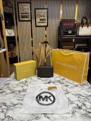 MICHAEL KOR_S HEATHER MK LOGO WITH OG BOX AND DUST BAG WITH CARRY BAG PREMIUM QUALITY (BROWN) 60027