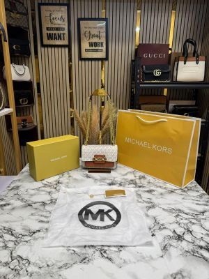 MICHAEL KOR_S HEATHER MK LOGO WITH OG BOX AND DUST BAG WITH CARRY BAG PREMIUM QUALITY (BEIGE) 60027