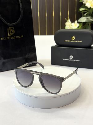 _David_becham_1040_grey_fold