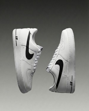 N ike Air Force 1 07 Black White