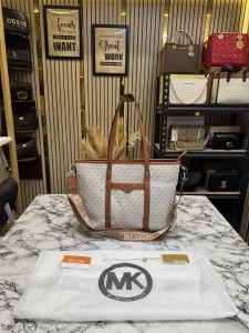 MICHAEL_KORS TOTE BAG WITH BRAND DUST BAG (23011 - BIEGE BROWN)