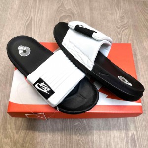 WMNS Nik.e Offcourt Adjust White Black Premium Slides