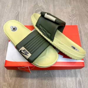 WMNS Nik.e Offcourt Adjust Olive Green Premium Slides