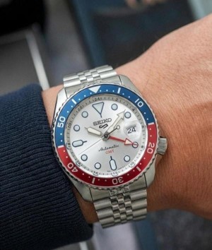 Seiko 5 Sports GMT Movement Like Automatic