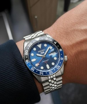 Seiko 5 Sports GMT Movement Like Automatic