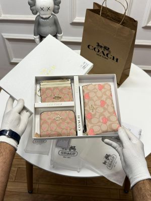 COACH_premium_womens_wallet_combo_with_ogbox_carrybag_ea190