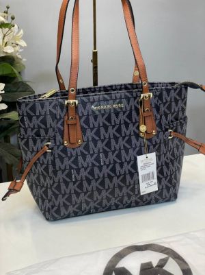 Michael_Kors Voyager Tote Bag With Dust Bag (Black-4616)