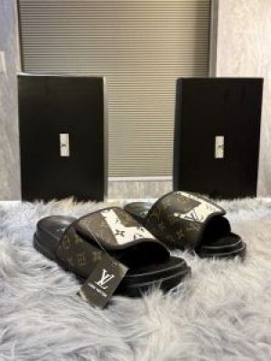 Louis-Vuitton Monogram brown Premium Slides